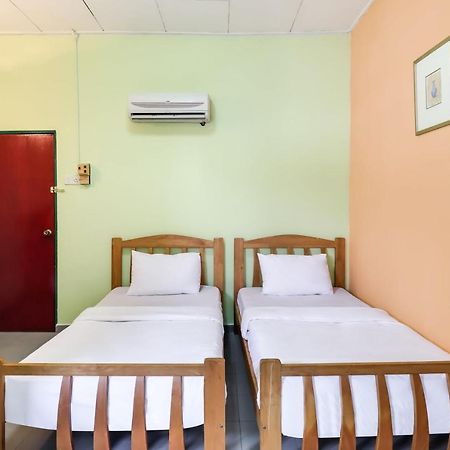 Oyo 89584 Hotel Sahara Kuala Kubu Bharu Eksteriør billede