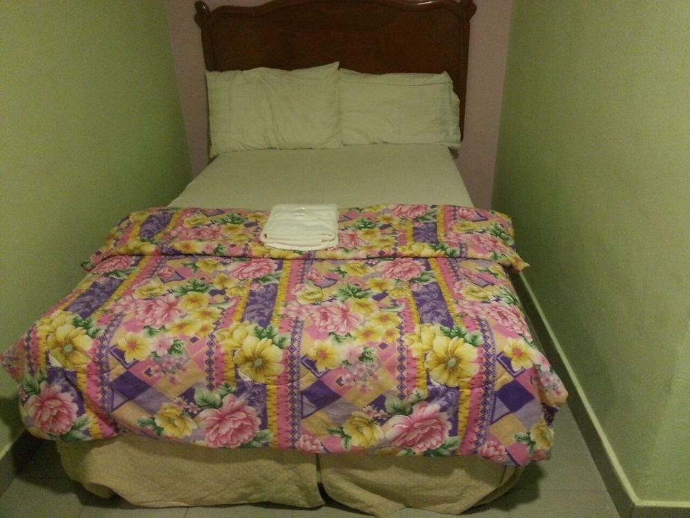 Oyo 89584 Hotel Sahara Kuala Kubu Bharu Eksteriør billede