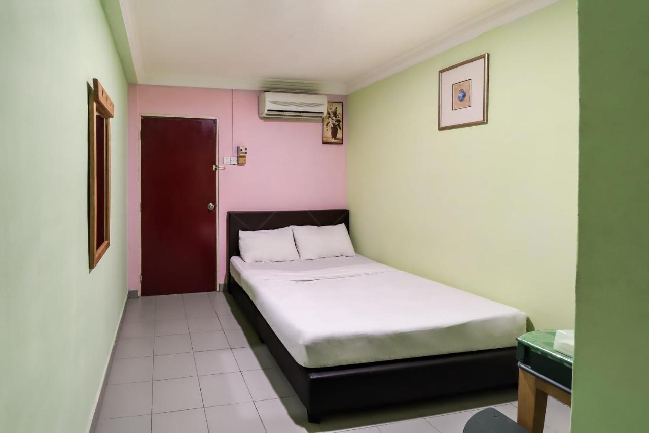 Oyo 89584 Hotel Sahara Kuala Kubu Bharu Eksteriør billede