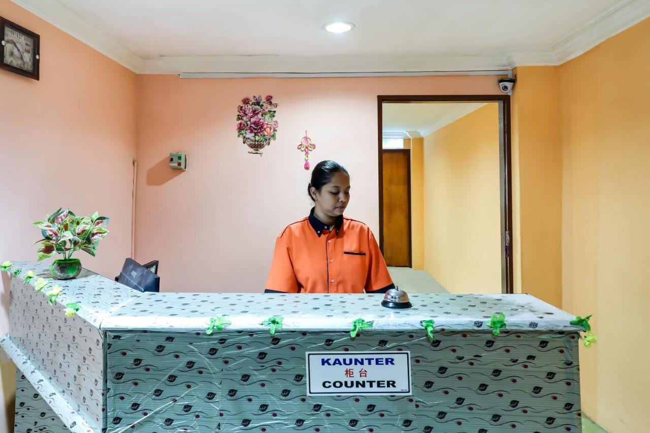 Oyo 89584 Hotel Sahara Kuala Kubu Bharu Eksteriør billede